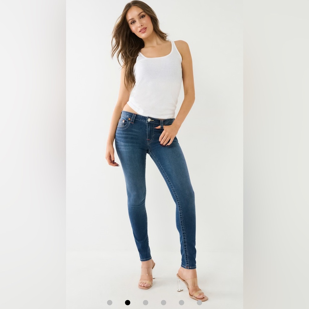 JENNIE MID RISE CURVY SKINNY JEAN